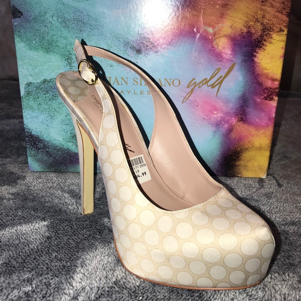 NIB Christian Siriano Gold for Payless Size 10